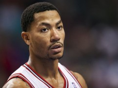 Derrick Rose answers telephone, head comes off