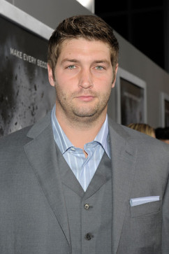 Chicago Bears Sign Jay Cutler To Seven Year Contract, Only Gives His Condescending Smirk Three